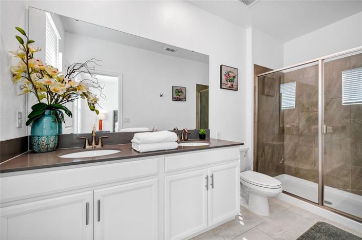 Image No.36-6 Bed House for sale