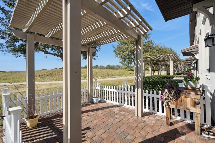 Image No.20-3 Bed Townhouse for sale