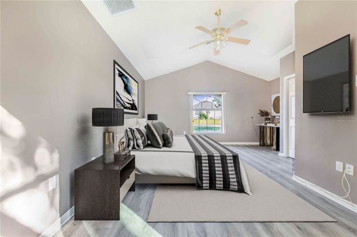 Image No.17-5 Bed Property for sale