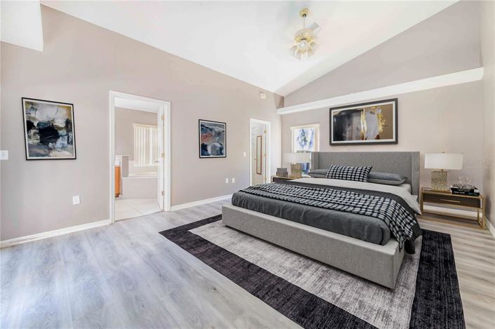 Image No.20-5 Bed Property for sale