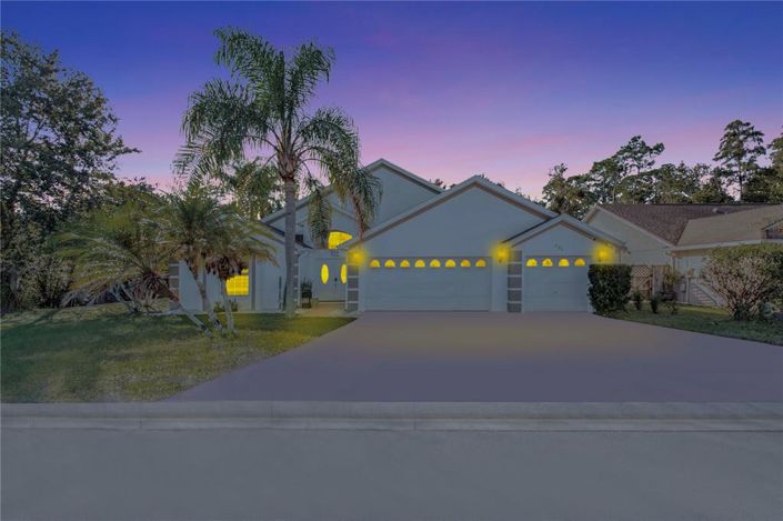 Image No.56-5 Bed Property for sale