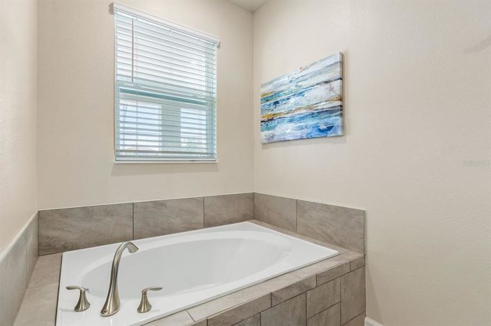 Image No.37-7 Bed House for sale