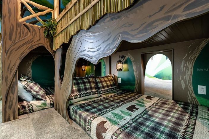 Image No.9-7 Bed Property for sale