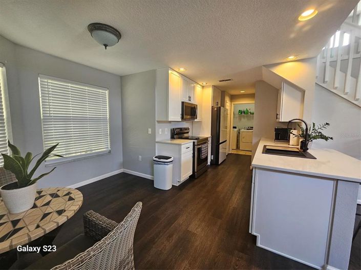 Image No.8-3 Bed Property for sale