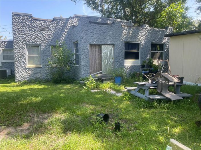 Image No.10-2 Bed Property for sale