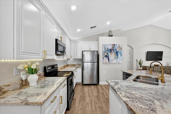 Image No.21-4 Bed House for sale