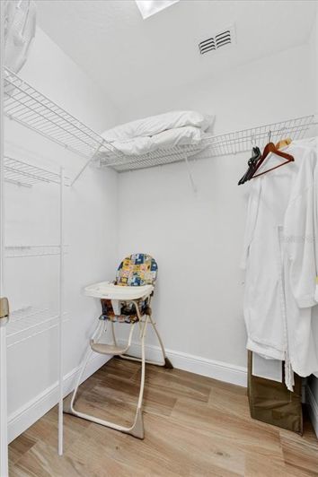 Image No.27-4 Bed House for sale