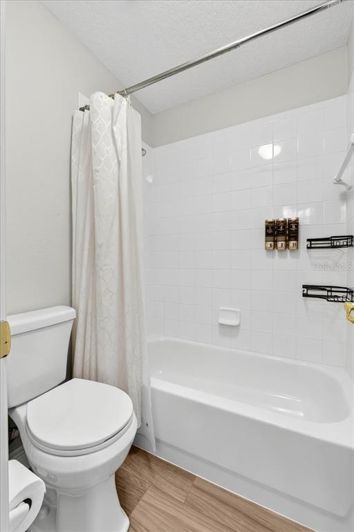 Image No.40-4 Bed House for sale