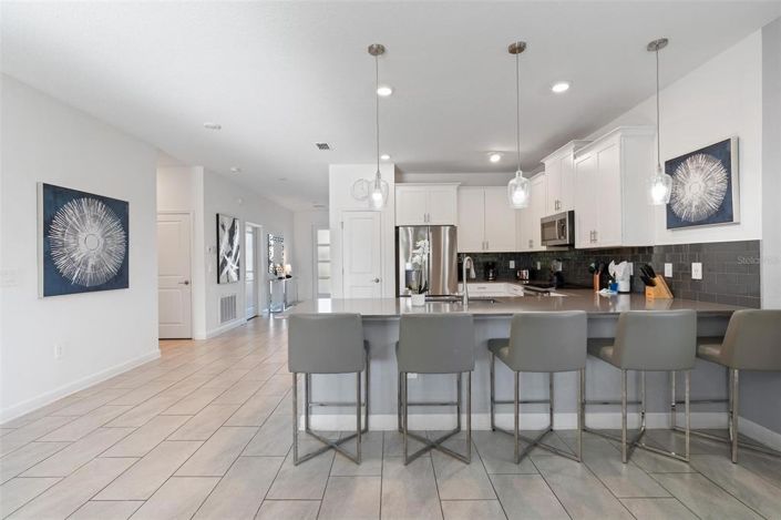 Image No.10-7 Bed Property for sale