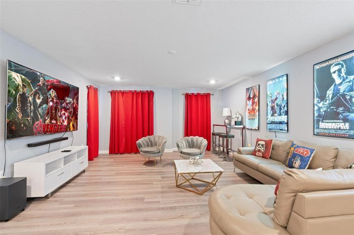 Image No.19-7 Bed Property for sale