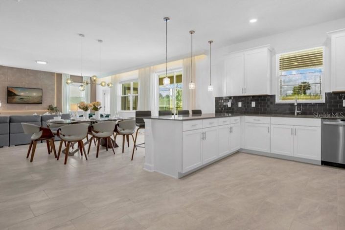 Image No.21-6 Bed Property for sale