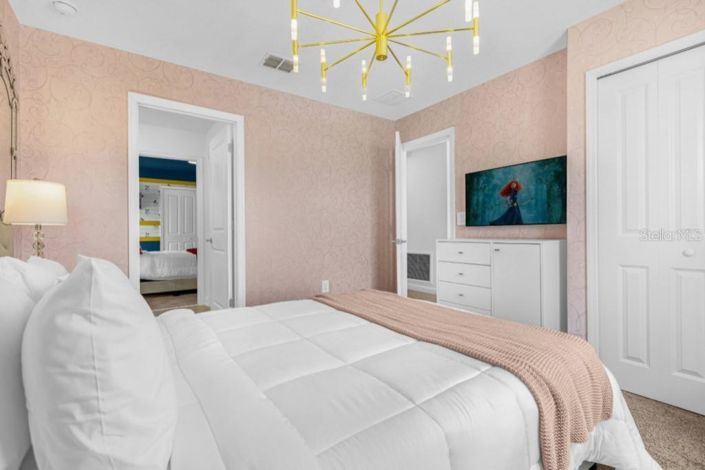 Image No.37-6 Bed Property for sale