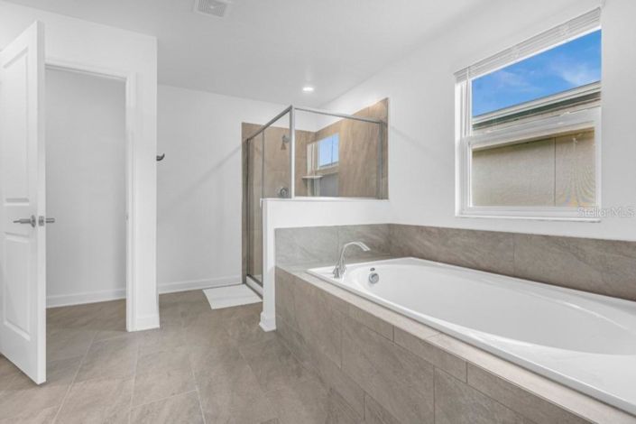 Image No.38-6 Bed Property for sale