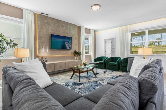 Image No.5-6 Bed Property for sale