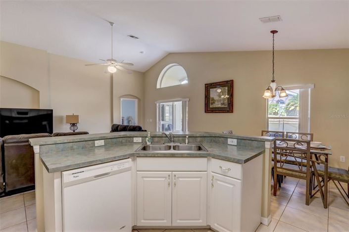 Image No.8-Maison de 4 chambres à vendre à Saint John