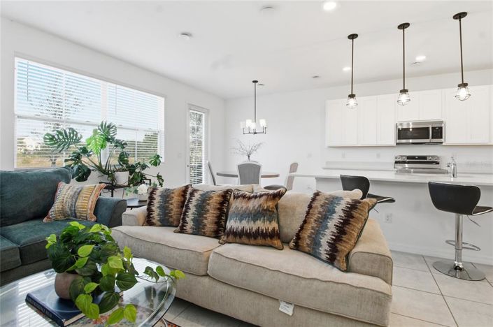 Image No.19-3 Bed Townhouse for sale