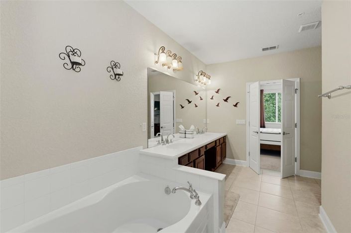 Image No.23-3 Bed Property for sale