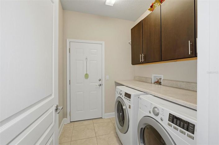 Image No.32-3 Bed Property for sale