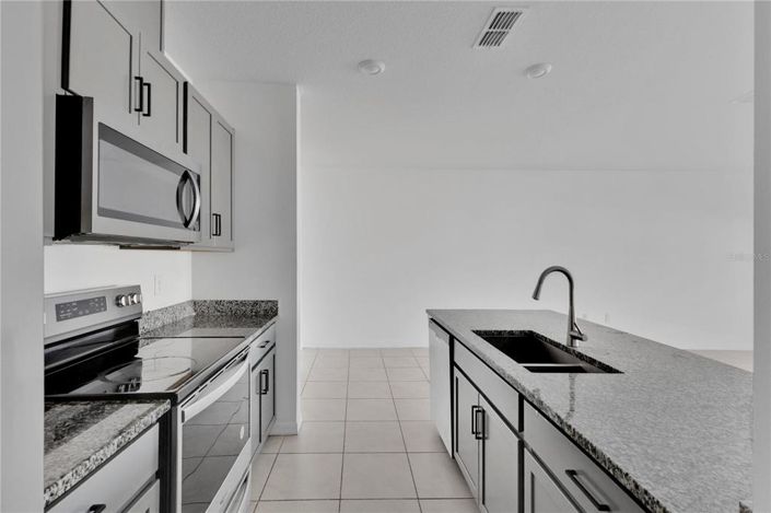 Image No.6-3 Bed Townhouse for sale