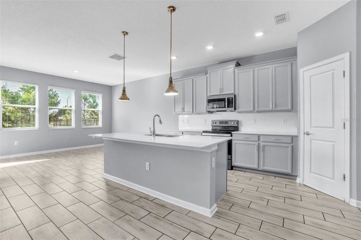 Image No.10-4 Bed Property for sale