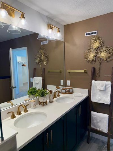 Image No.15-3 Bed Townhouse for sale