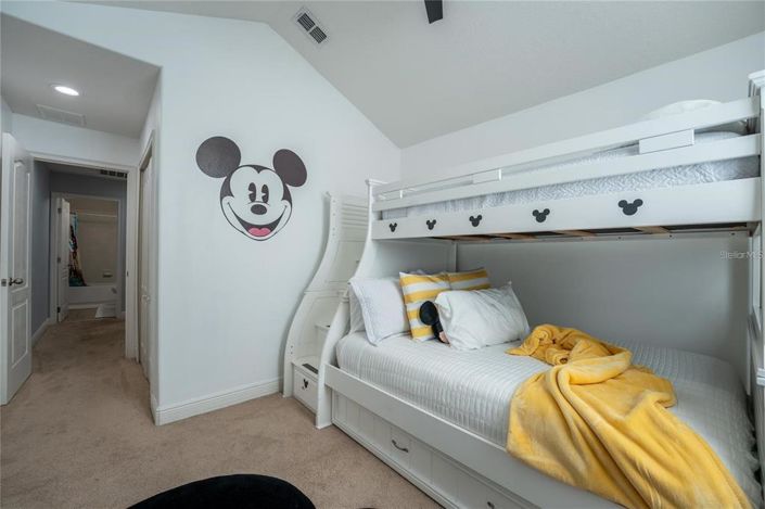 Image No.11-3 Bed Townhouse for sale