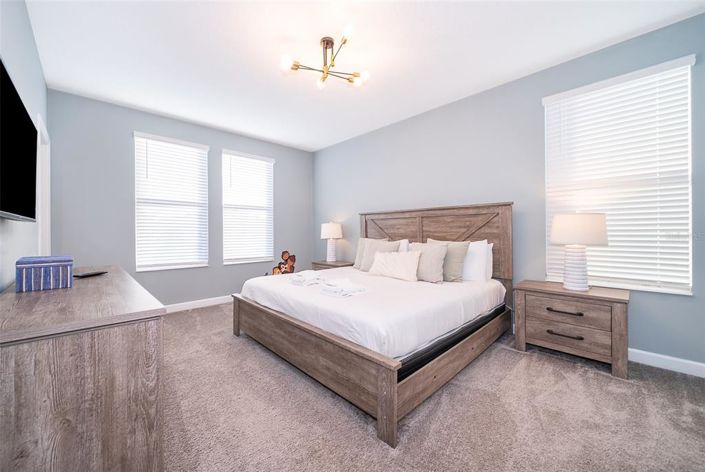 Image No.11-6 Bed Property for sale