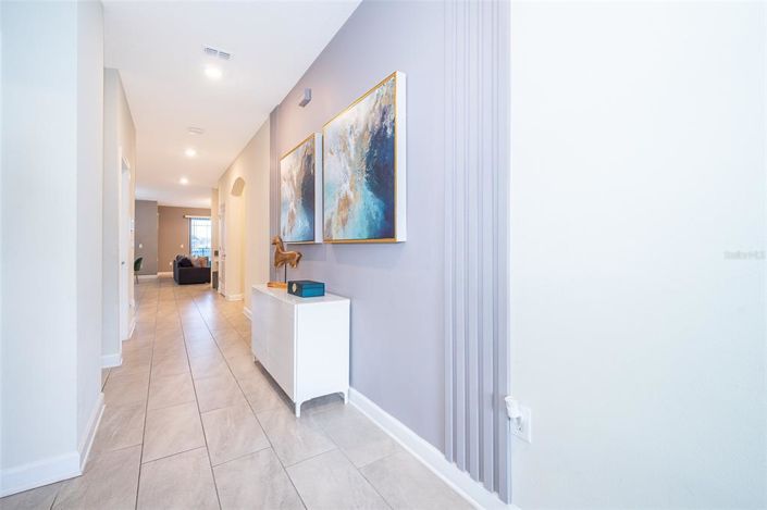 Image No.25-6 Bed Property for sale