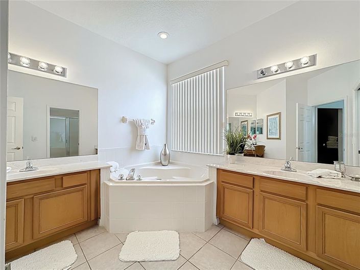 Image No.21-5 Bed Property for sale