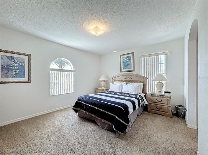 Image No.27-5 Bed Property for sale