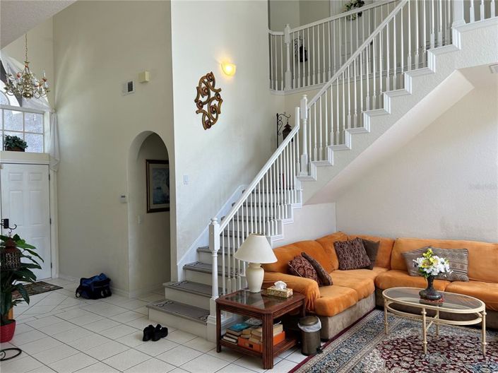 Image No.10-5 Bed Property for sale