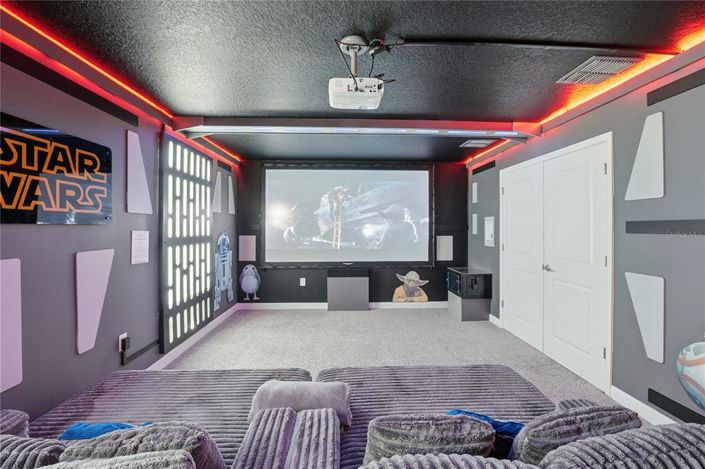 Image No.2-8 Bed House for sale