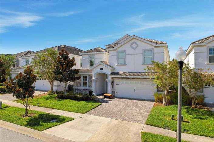 Image No.2-8 Bed House for sale