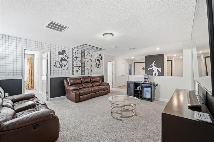 Image No.29-8 Bed Property for sale