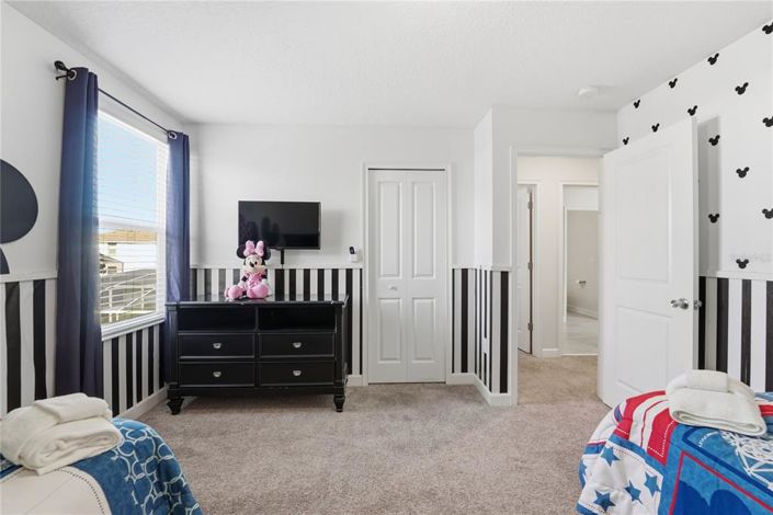 Image No.32-8 Bed Property for sale