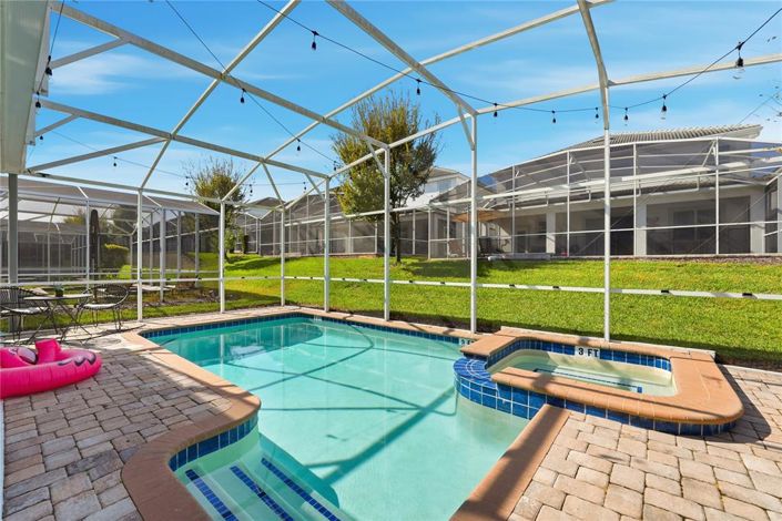 Image No.4-8 Bed House for sale