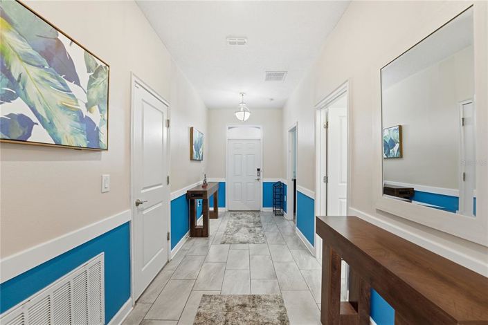 Image No.7-8 Bed House for sale