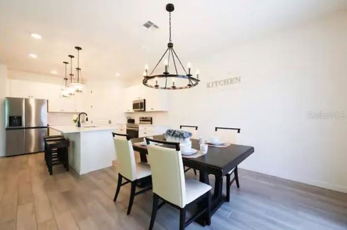 Image No.2-5 Bed Property for sale