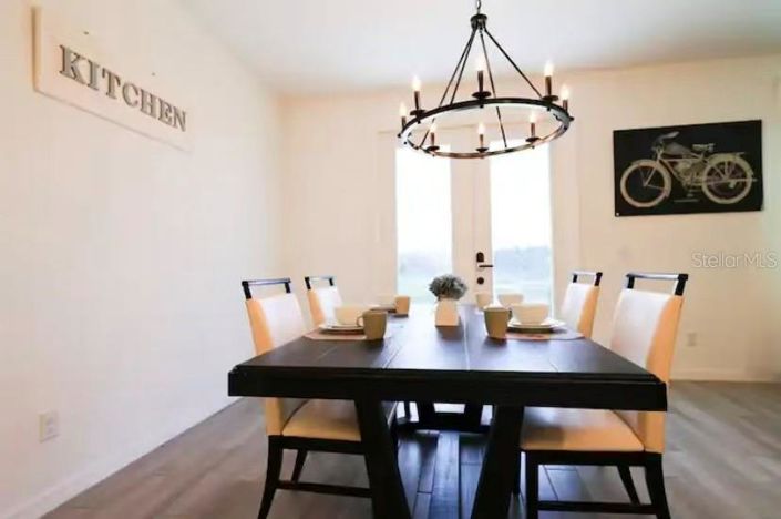 Image No.6-5 Bed House for sale