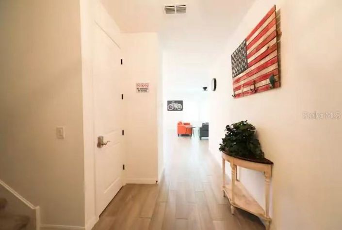 Image No.8-5 Bed House for sale