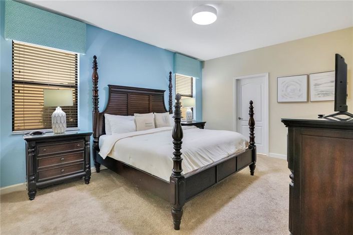 Image No.11-8 Bed Property for sale