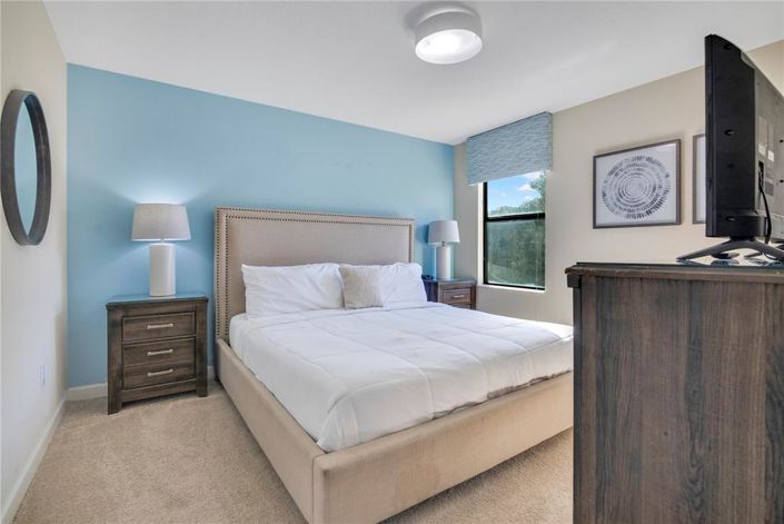 Image No.25-8 Bed Property for sale