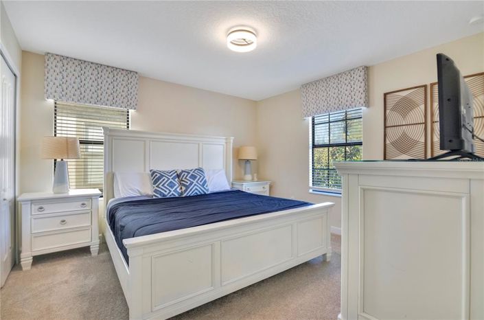 Image No.26-8 Bed Property for sale