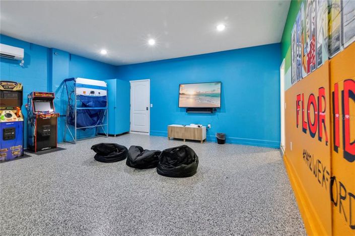 Image No.30-8 Bed Property for sale