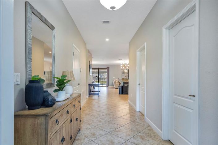 Image No.5-8 Bed Property for sale