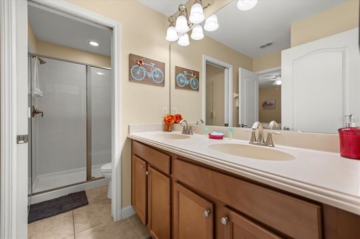 Image No.17-5 Bed House for sale