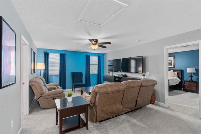 Image No.18-6 Bed Property for sale