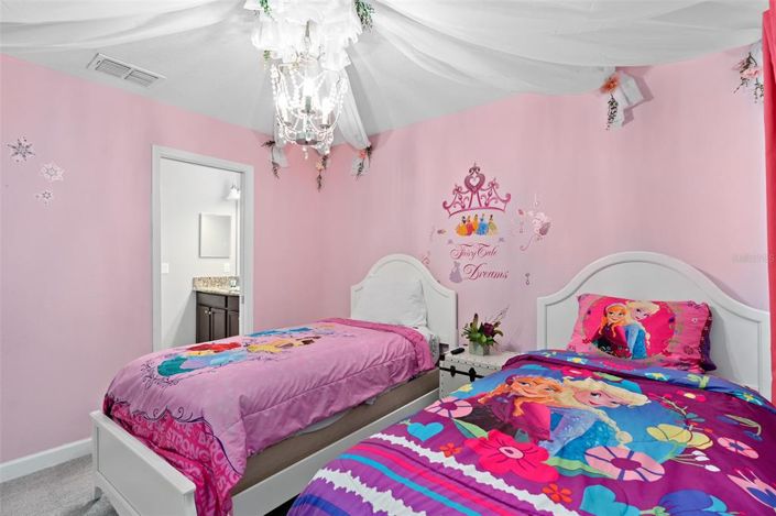 Image No.22-6 Bed Property for sale