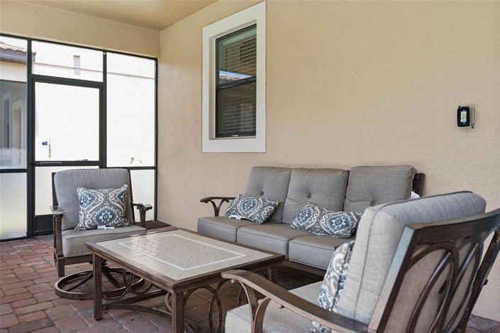 Image No.33-6 Bed Property for sale