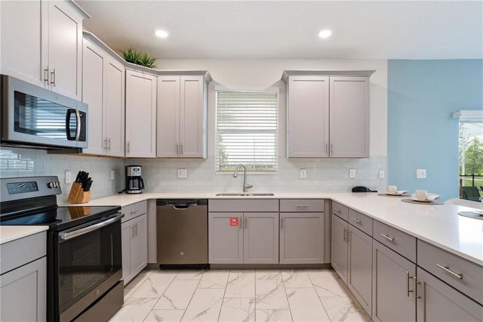 Image No.11-6 Bed House for sale